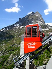 Le Minifunic, 2 Kabinen, Streckenlänge 260 m, Höhenunterschied 140 m, Steigung 73 %