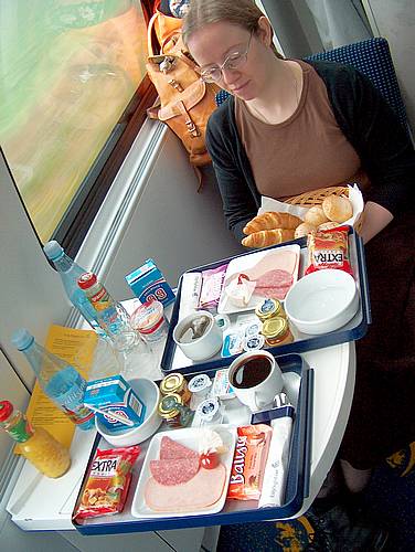 Frühstück im Zug